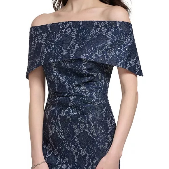 VINCE CAMUTO
Women's Off-The-Shoulder
Sequin Lace Column Gown size 8 blue silver - Picture 4 of 12